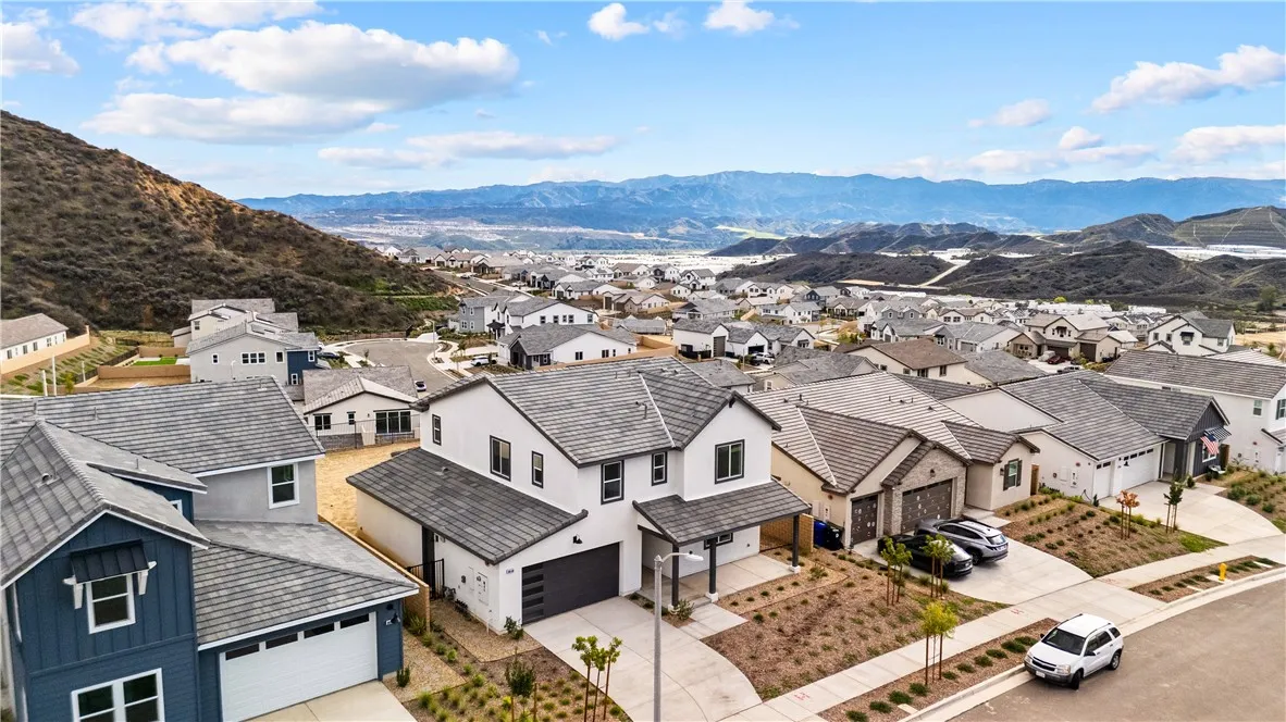 30140 Crestline Court, Castaic, California 91384 home-pic-2